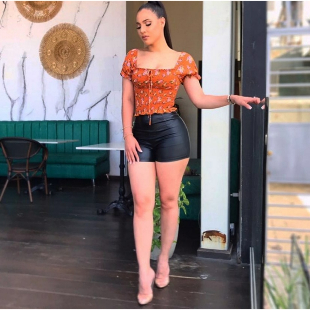 Leyvas leather short